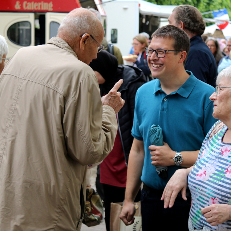 PM – Reichlich Rückenwind – Foto Emser Abendmarkt 2